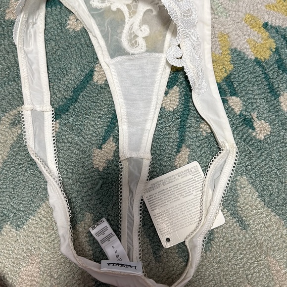 La Perla white lace thong - Picture 3 of 6